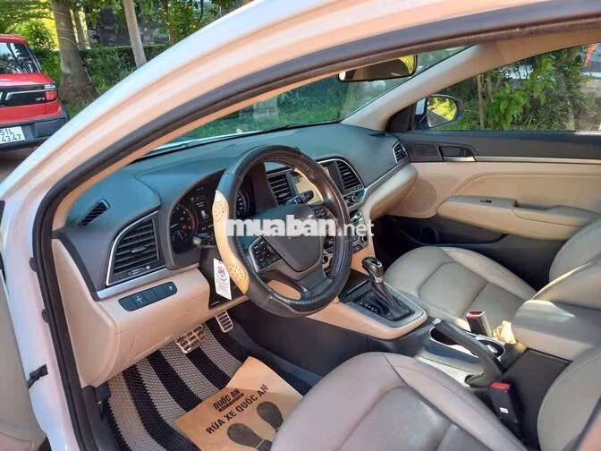 Hyundai Elantra 2.0 AT full option 2018 Trắng