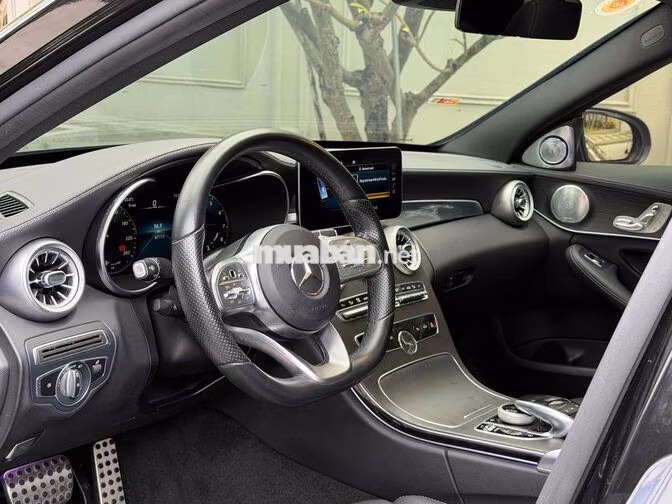 Mercedes-Benz C300 AMG 2021