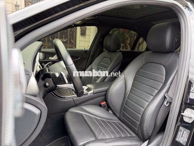 Mercedes-Benz C300 AMG 2021