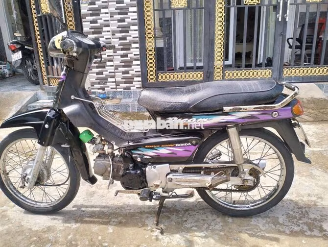 Honda Dream Thái Lan màu Đen
