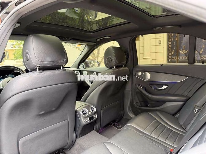 Mercedes-Benz C300 AMG 2021