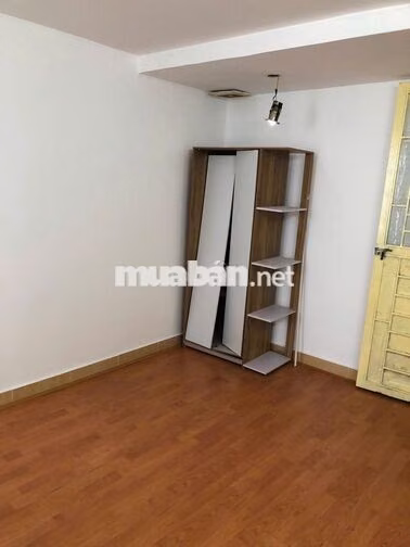 Nhà nguyên căn Đê La Thành, 40m2 x 4 tầng, 4 phòng ngủ