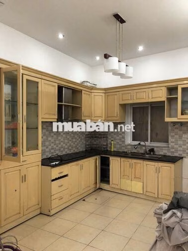 Nhà nguyên căn Đê La Thành, 40m2 x 4 tầng, 4 phòng ngủ