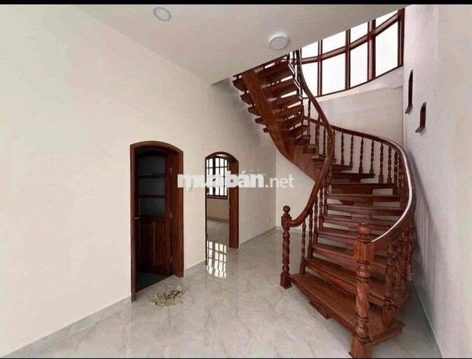 CHO THUÊ BIỆT THỰ SÂN VƯỜN PHÚ NHUẬN DT 630m2