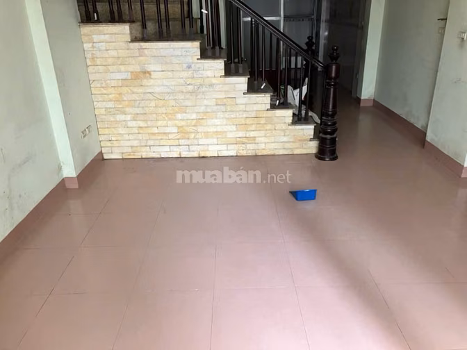 Cho thuê nhà số 30 ngõ 179 Triều Khúc DT 62mx4tầng, giá 10.5 triệu
