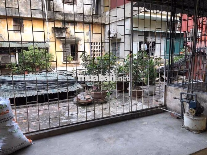 Căn hộ 2 tầng 6 phòng 3 VS 2 sân rộng thoáng, 2 bếp