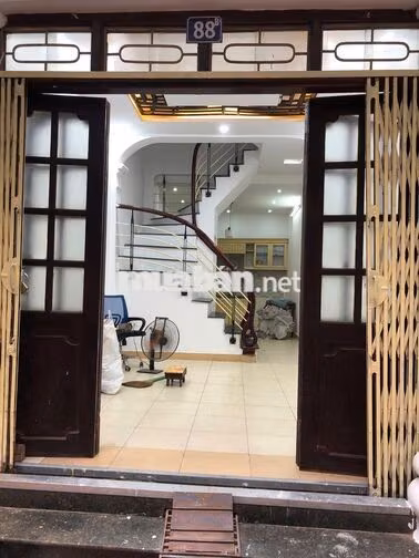 Nhà nguyên căn Đê La Thành, 40m2 x 4 tầng, 4 phòng ngủ