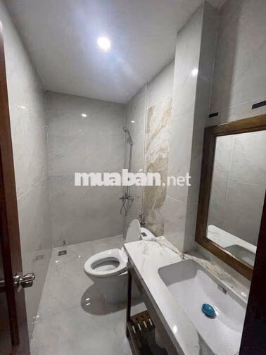 CHO THUÊ NHÀ MỚI XÂY HẺM 854 THỐNG NHẤT P15 3PN 4WC