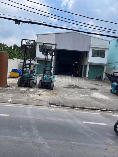 CẦN BÁN - NHÀ XƯỞNG MẶT TIỀN  ĐƯỜNG NGUYỄN VĂN BƯA