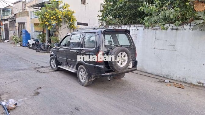 Isuzu Hi Lander 2004 Dầu Đen