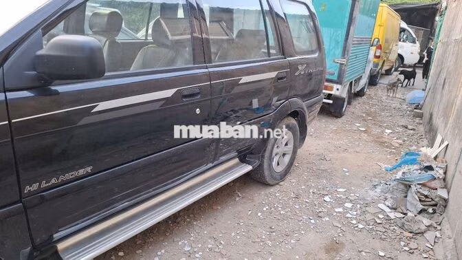 Isuzu Hi Lander 2004 Dầu Đen