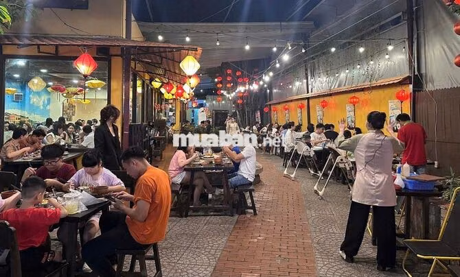 Hội Phố Tuyển Bếp Chính /Phụ Bếp Đi Làm Luôn