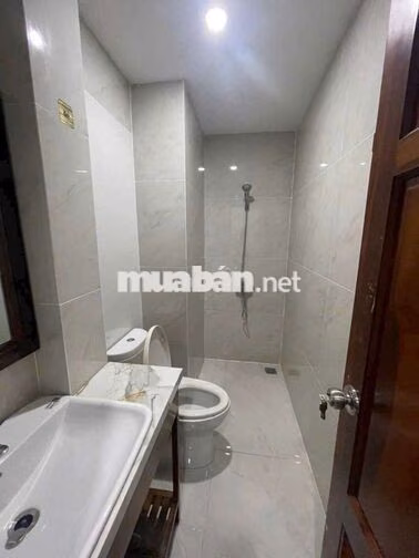 CHO THUÊ NHÀ MỚI XÂY HẺM 854 THỐNG NHẤT P15 3PN 4WC