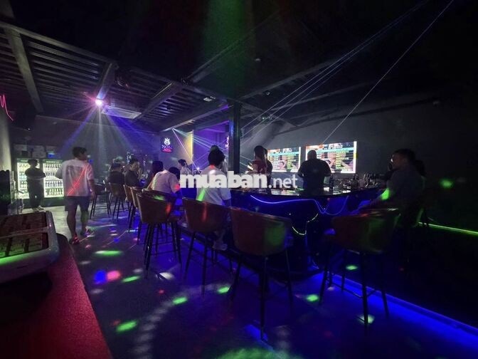 [KO CẦN KN] NHÂN VIÊN PHỤC VỤ QUẦY BAR QUẬN 2