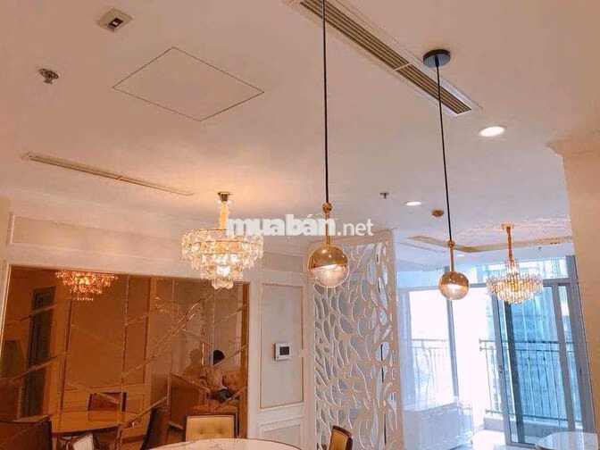 Cần cho thuê căn 2pn Toà Landmark 2, ưu tiên vào sớm
