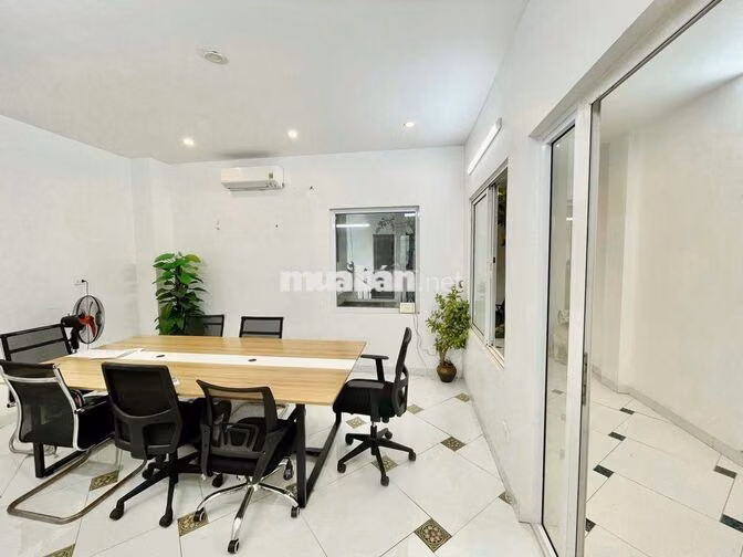 Còn 1 sàn Lê Trọng Tấn 50m2 8tr view hồ chia sẵn 2 phòng