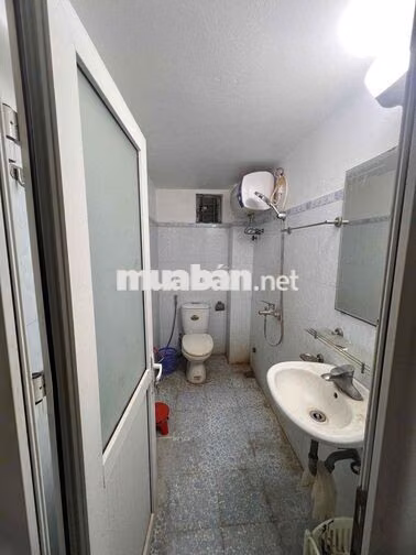 cho thuê phòng trọ 20m2 có ban công giá rẻ NGAY CẦU HỮU HOÀ