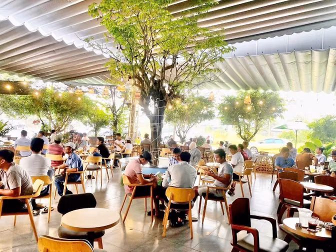 SANG NHƯỢNG QUÁN CAFE GIÁ RẺ DT HƠN 320M² – GIÁ SANG 280 TRIỆU