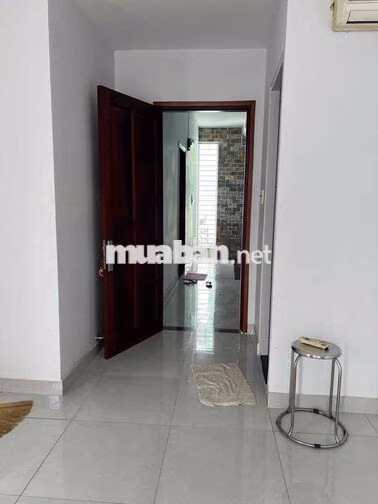 Cho thuê phòng. diện tích sử dụng 25m2. hẻm xe hơi