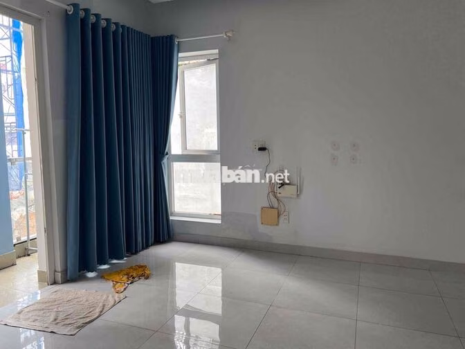 Cho thuê phòng. diện tích sử dụng 25m2. hẻm xe hơi