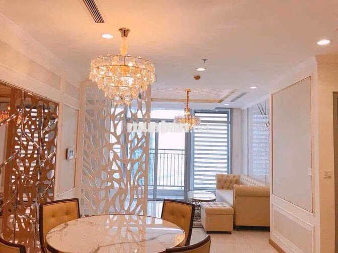 Cần cho thuê căn 2pn Toà Landmark 2, ưu tiên vào sớm