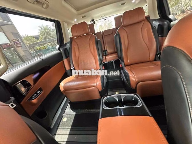 KIA Carnival Signature 2.2D 2023 Đen 7 chỗ