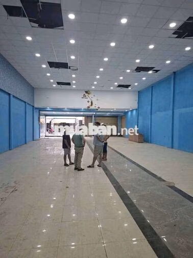 mặt tiền 12x30. Kinh doanh buôn bán. Q12