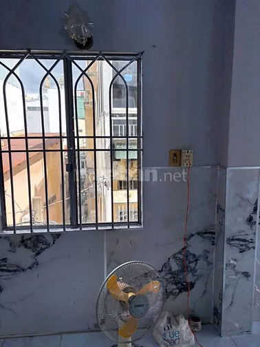 Cho thuê nguyên căn lầu suốt đường Trần Huy Liệu, Phường Phú Nhuậ