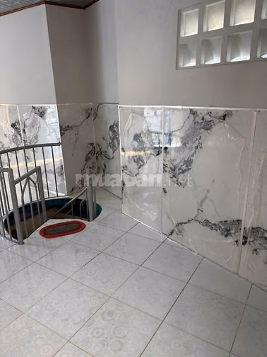 Cho thuê nguyên căn lầu suốt đường Trần Huy Liệu, Phường Phú Nhuậ