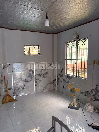 Cho thuê nguyên căn lầu suốt đường Trần Huy Liệu, Phường Phú Nhuậ