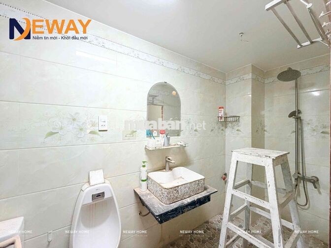 TRỐNG VÀI GIƯỜNG KTX ĐI BỘ QUA ĐH CÔNG THƯƠNG - MỚI XÂY