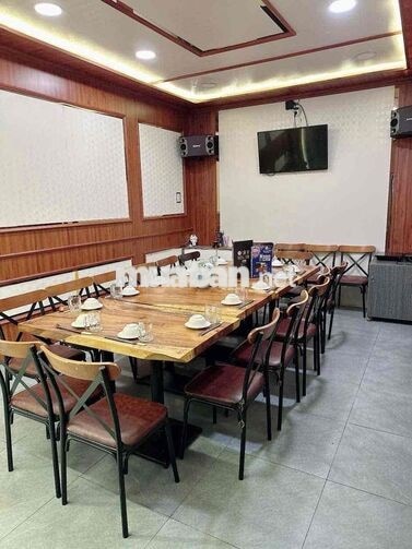 Cần tuyển phục vụ quán nhậu (có chỗ ở lại)