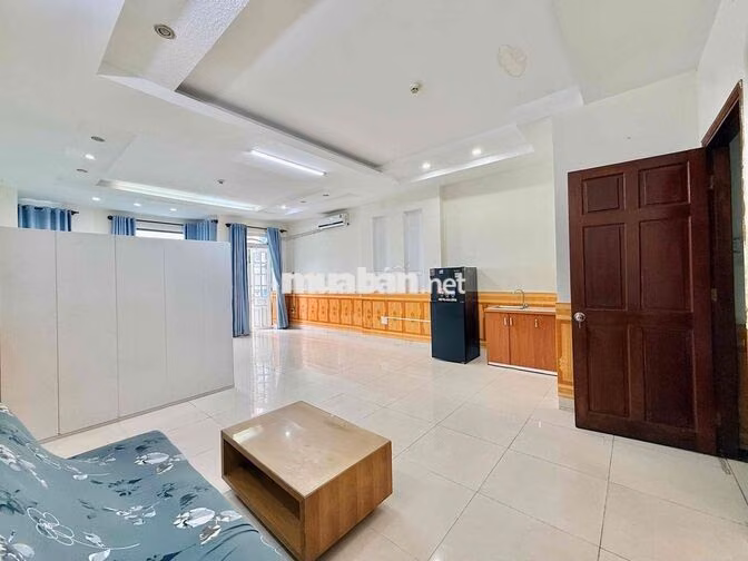 BAN CÔNG 2 KHÔNG GIAN NGỦ 50m2 - FULL NỘI THẤT - CHỢ HOÀNG HOA THÁM