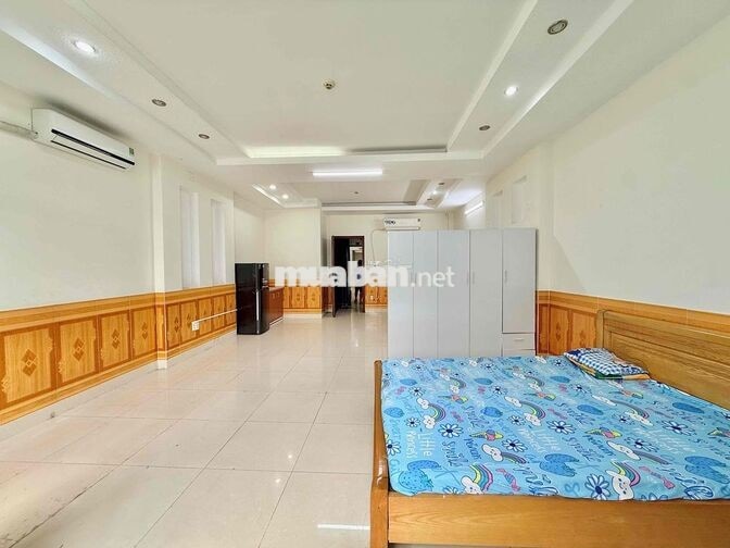 BAN CÔNG 2 KHÔNG GIAN NGỦ 50m2 - FULL NỘI THẤT - CHỢ HOÀNG HOA THÁM