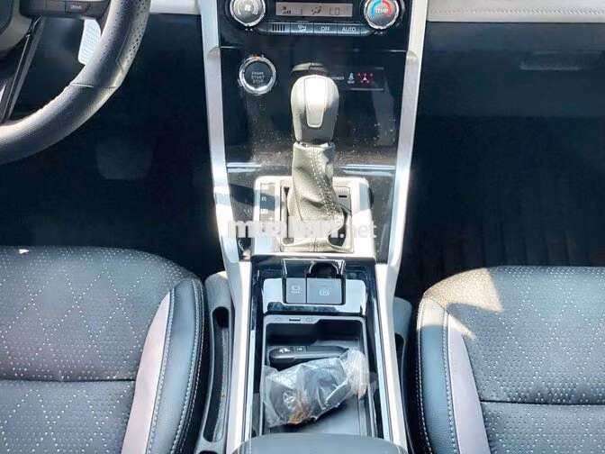 Toyota Veloz Cross TOP 2026 Trắng 6.000 km