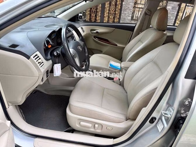 Toyota Corolla Altis 2011 1.8G Bạc 75.000km cọp