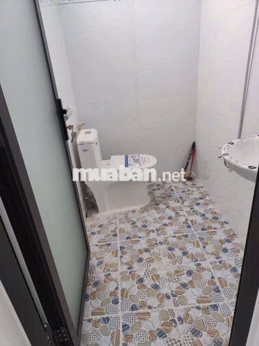 giá 3tỷ6. bán nhà 3,9x11m 1 lầu 2pn 2wc