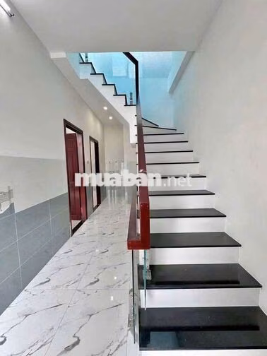 Cho thuê nhà trục chính hẻm thuận tiện kinh doanh 2 lầu