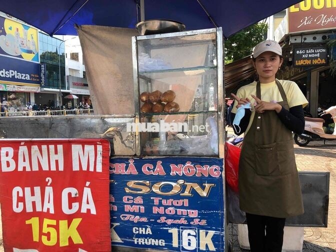 TUYỂN NHÂN VIÊN BÁN BÁNH MÌ