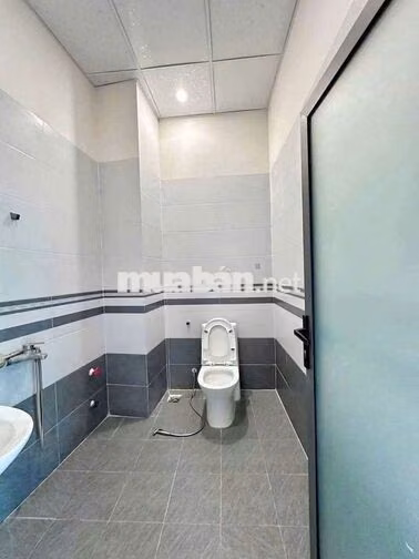 Cho thuê nhà trục chính hẻm thuận tiện kinh doanh 2 lầu