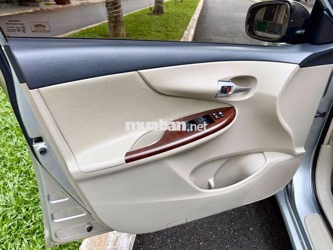 Toyota Corolla Altis 2011 1.8G Bạc 75.000km cọp