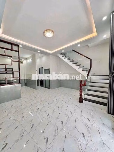 Cho thuê nhà trục chính hẻm thuận tiện kinh doanh 2 lầu
