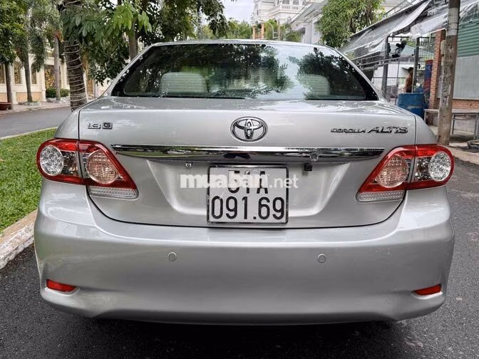 Toyota Corolla Altis 2011 1.8G Bạc 75.000km cọp