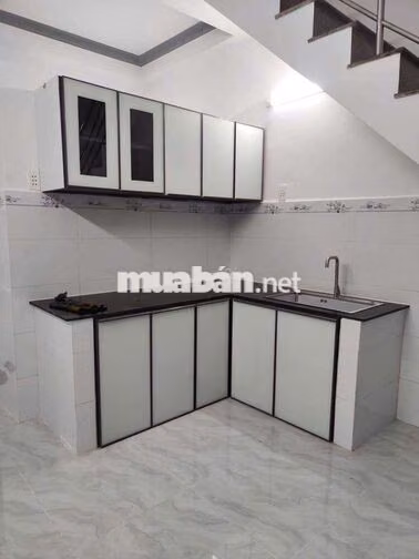 giá 3tỷ6. bán nhà 3,9x11m 1 lầu 2pn 2wc
