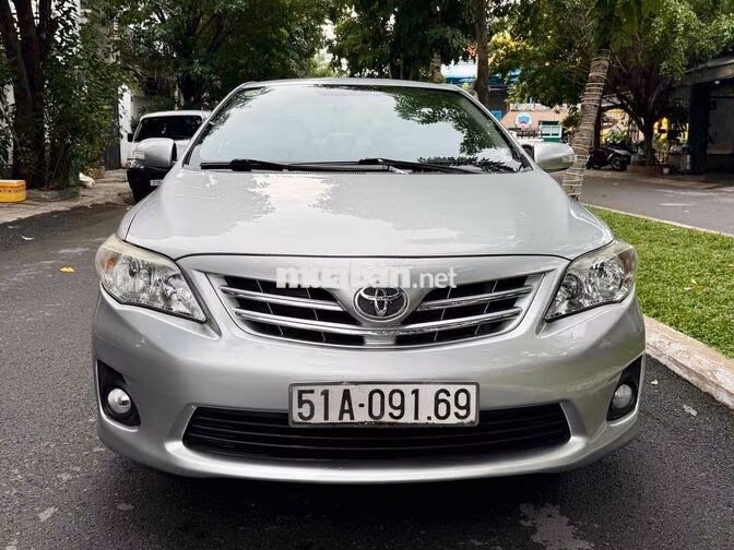 Toyota Corolla Altis 2011 1.8G Bạc 75.000km cọp