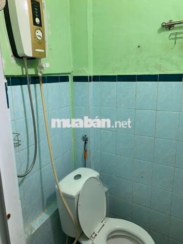 Nhà hẽm 32/3/27F hòa hưng,1 lầu,2 phòng.