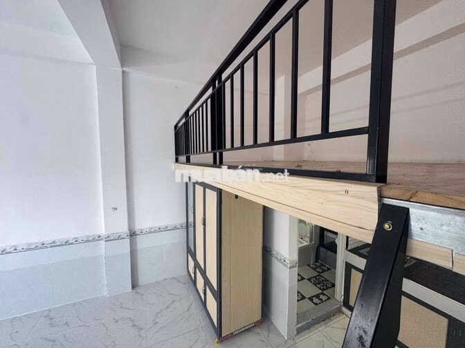 ✨PHÒNG GÁC RỘNG 50mv ở được 4ng 4 xe Ngay gần Đại Học Mở Gia Phú✨