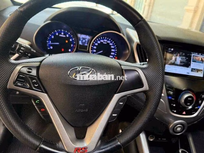 Hyundai Veloster 1.6 AT GDi 2011 Trắng tự động