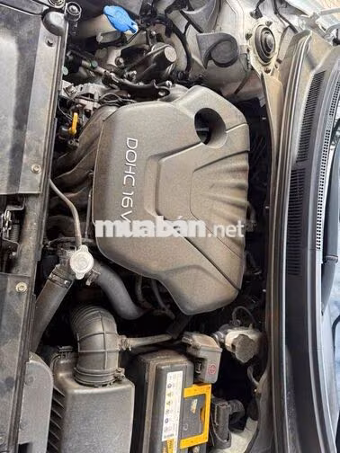 Hyundai Veloster 1.6 AT GDi 2011 Trắng tự động
