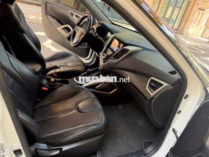 Hyundai Veloster 1.6 AT GDi 2011 Trắng tự động